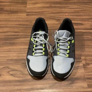 Tennis that have never been worn